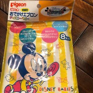 MADE IN JAPAN] PIGEON Disposable Disney Baby Bib 8pcs